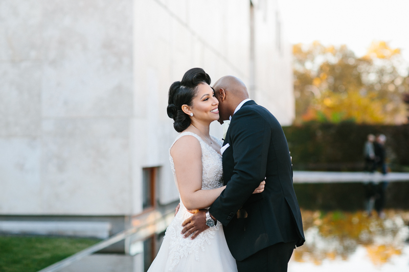 wedding photo barnes museum reflecting pool