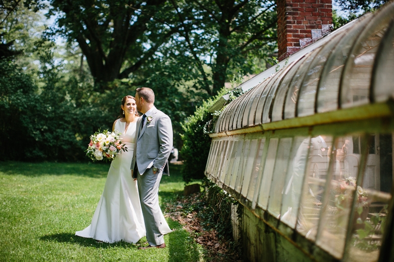 Modern bride and groom get married at Appleford Estate, near Philadelphia, PA.