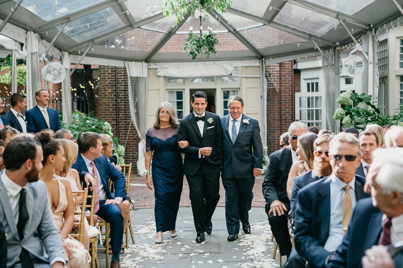Elegant Courtyard Philadelphia Wedding