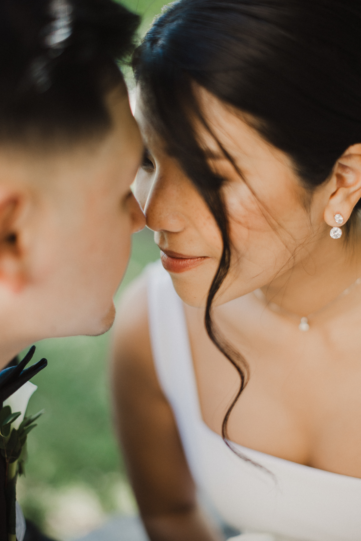 Close up of Philadelphia bride and groom.