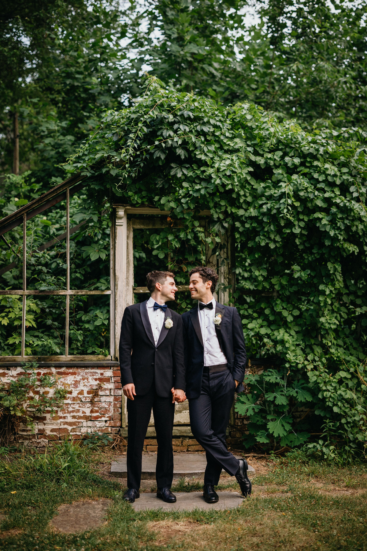 Groom portraits for Philander Chase Knox Estate wedding.