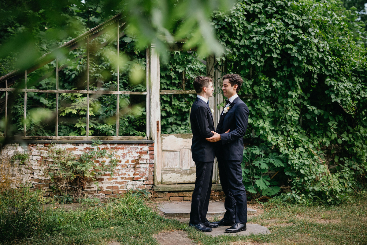 Philander Chase Knox Estate wedding portraits.