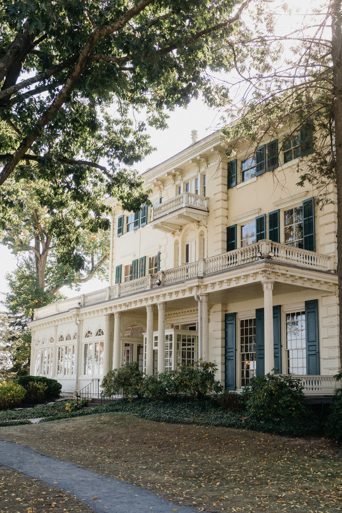 Glen Foerd Estate on the Delaware River on the morning of a wedding.