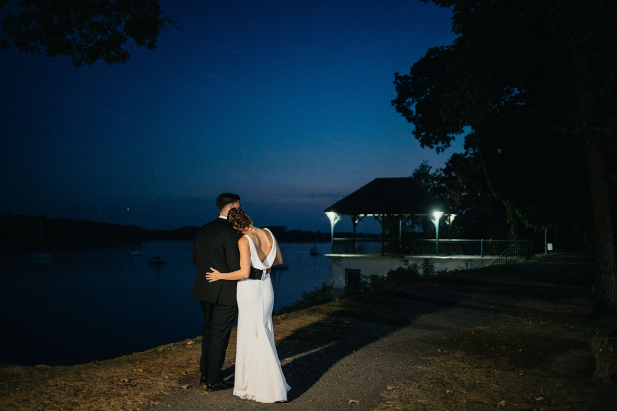 Outdoor wedding portraits at Glen Foerd Estate.