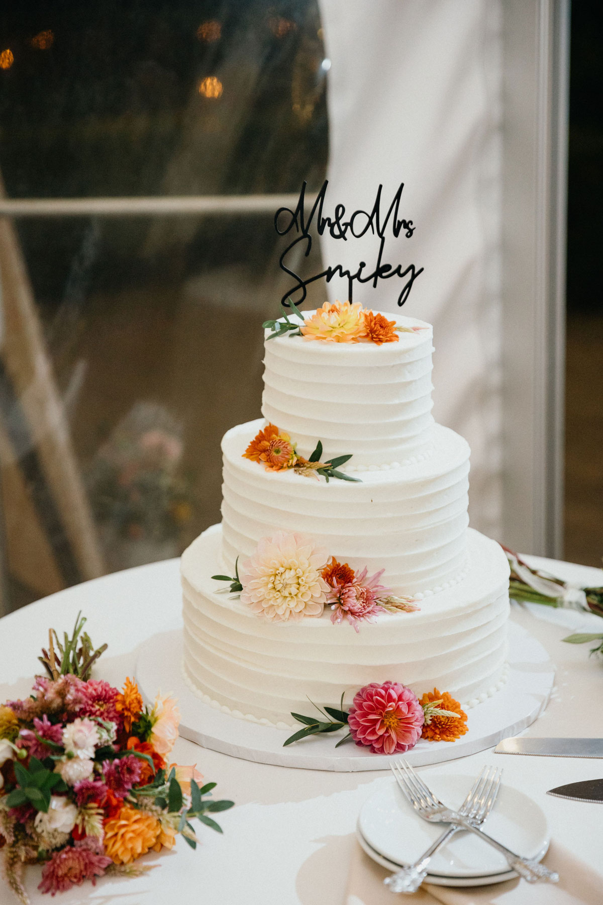 Simple and colorful cake for outdoor Glen Foerd wedding.