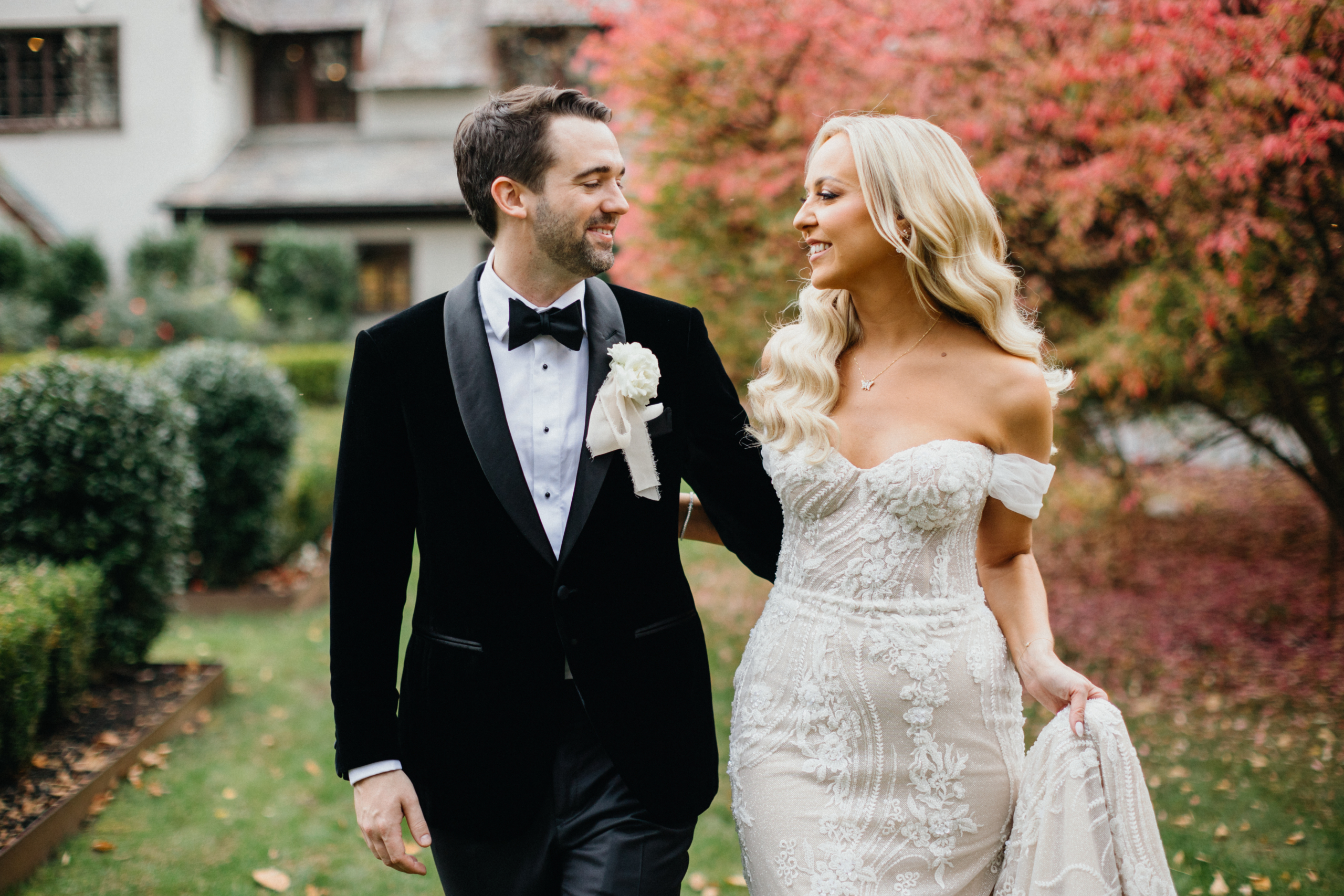 A stolen glance between the newlyweds as they explore the gardens.