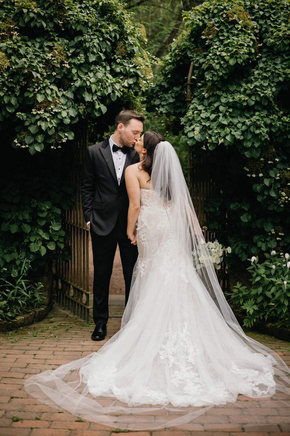 natural wedding day portraits captured by philly wedding photographer
