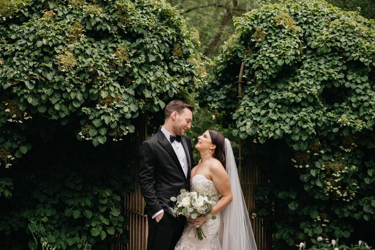 wedding portraits at holly hedge estate in new hope pa