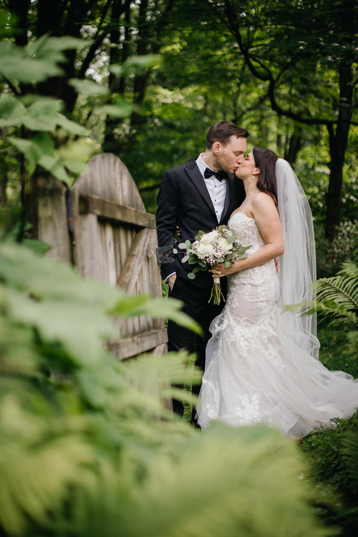 portraits at a new hope wedding venue