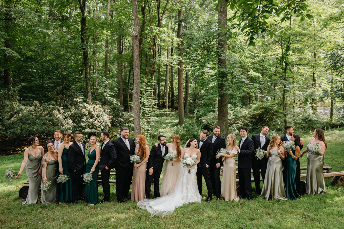 group portraits before new hope wedding at holly hedge estate