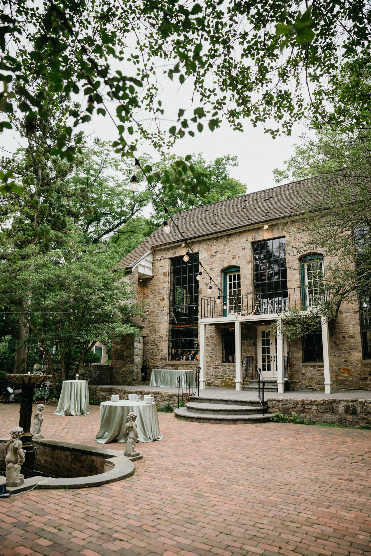 holly hedge estate wedding venue cocktail hour space