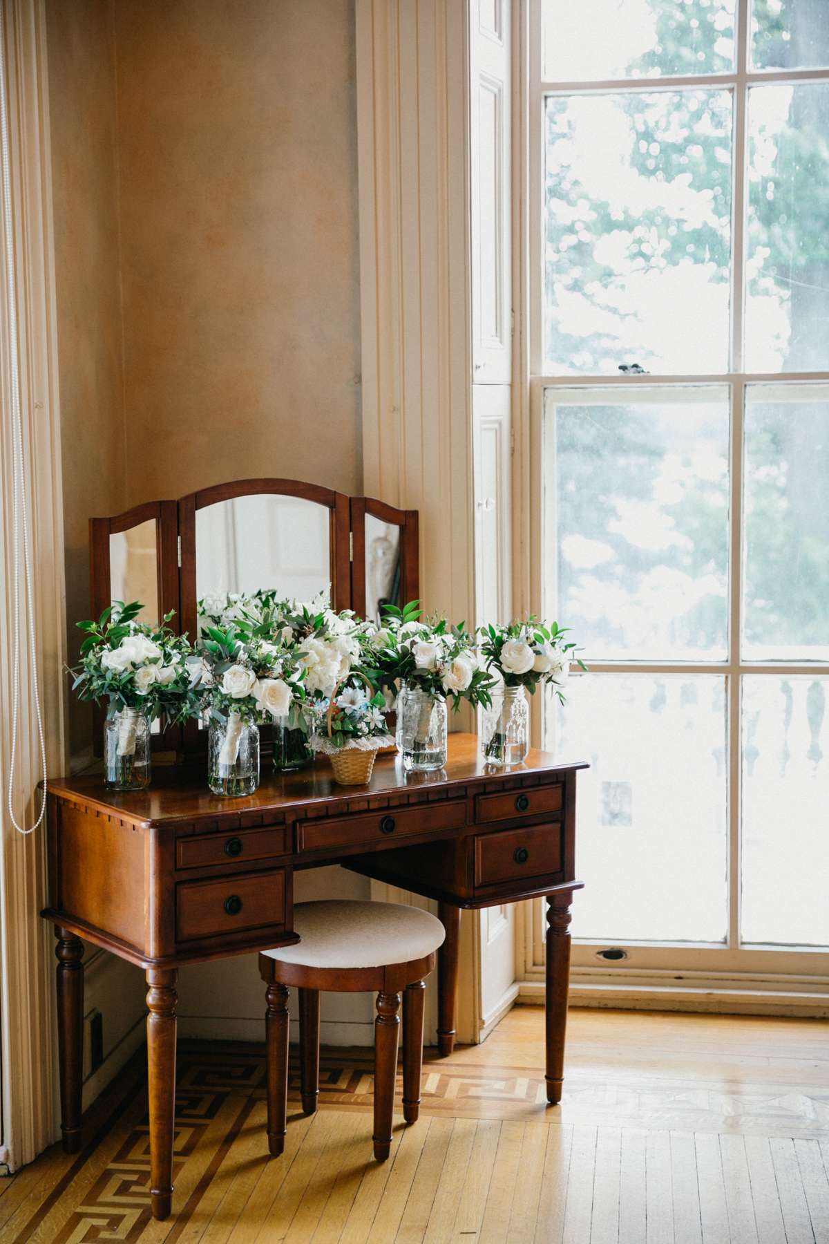 Bouquet detail in bridal suite – Philly wedding photographer