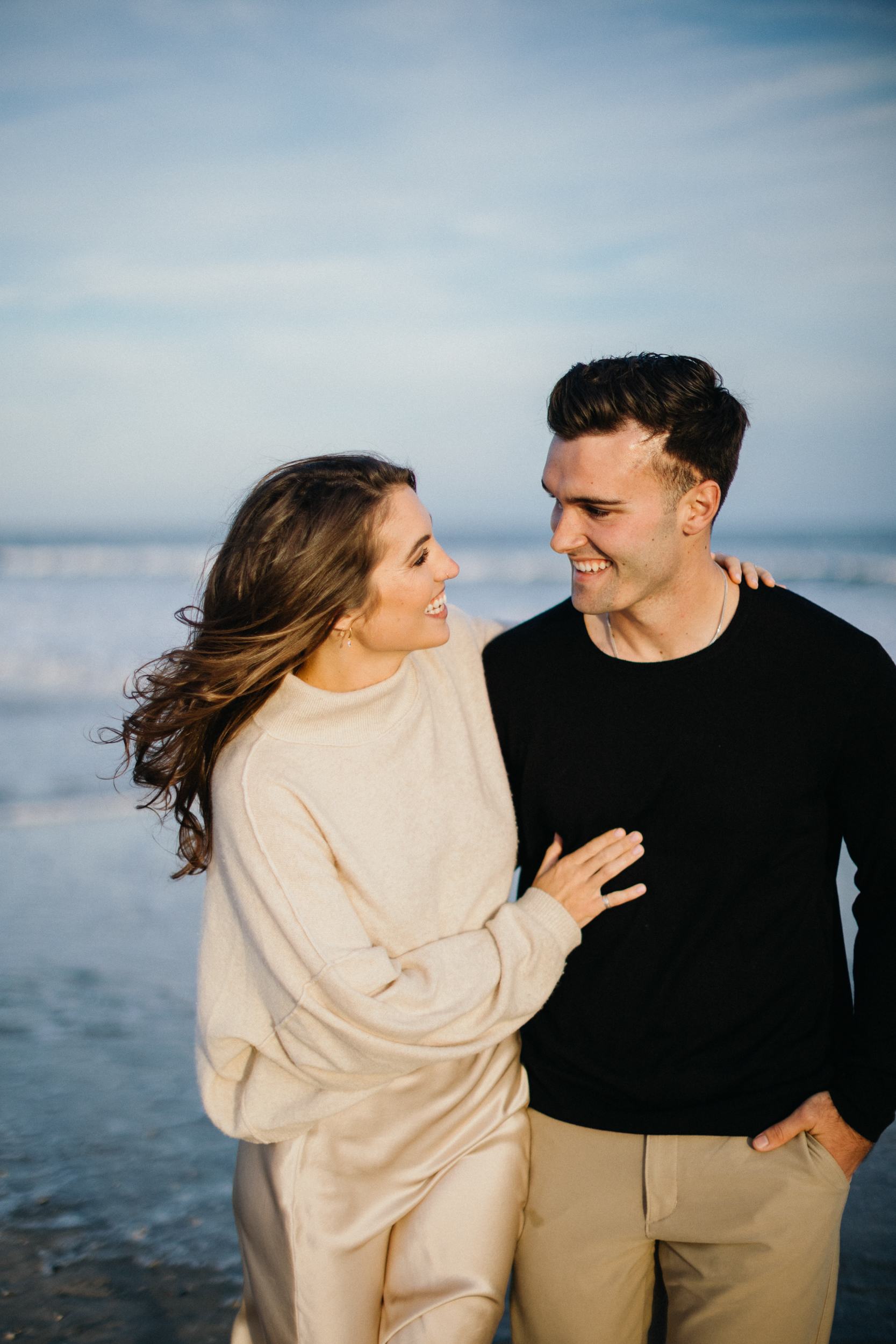 Ocean City NJ couples photos on the beach dunes