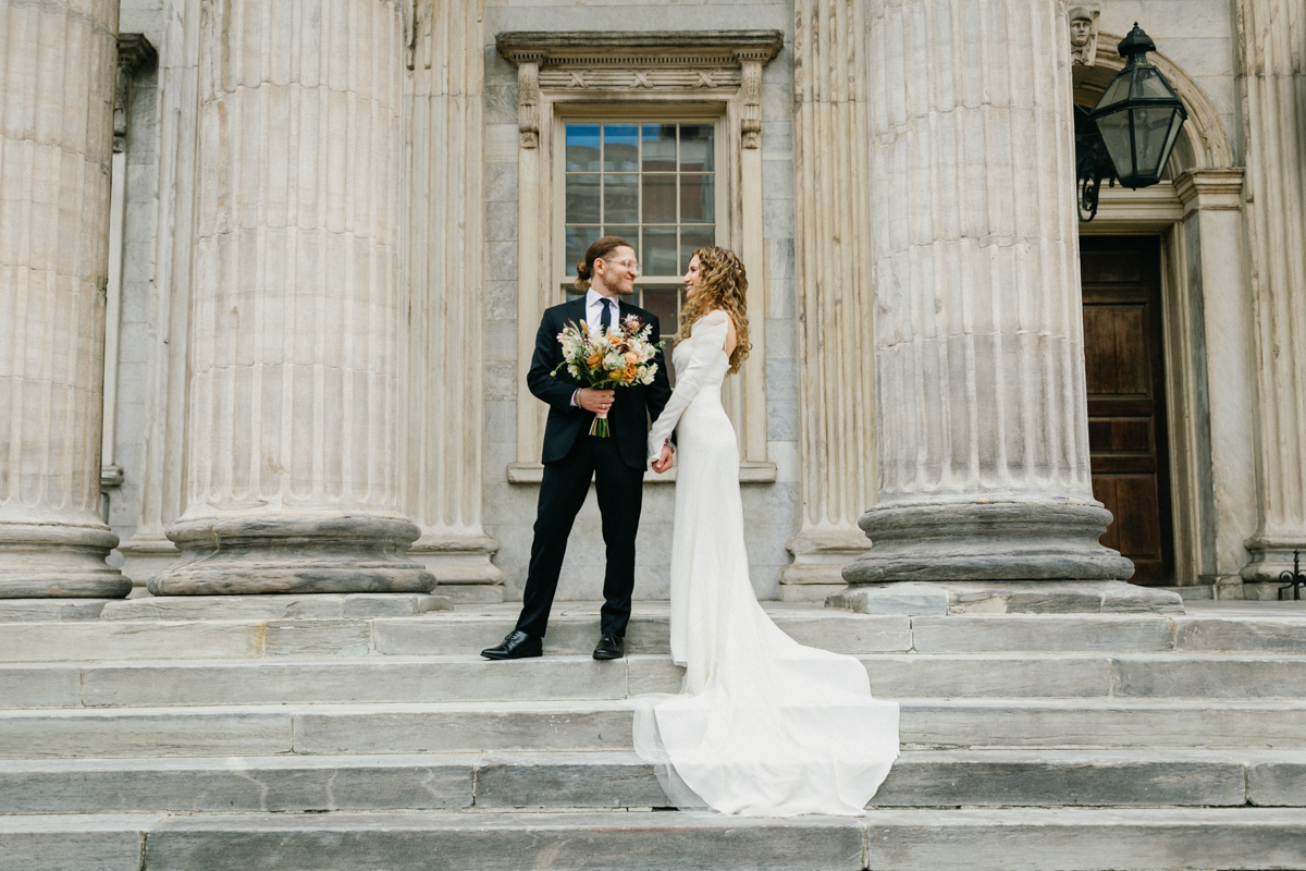 natural wedding photography at 2nd bank by philadelphia wedding photographer