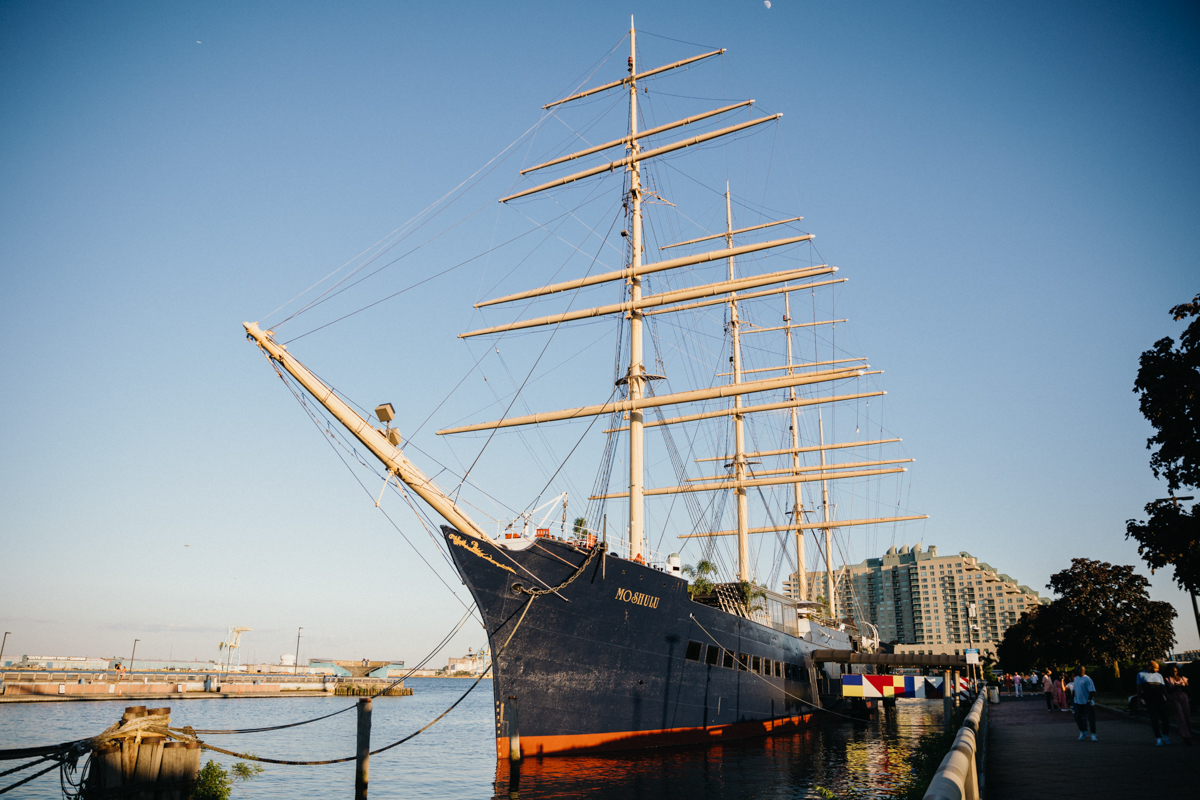 Boat wedding venue in Philadelphia