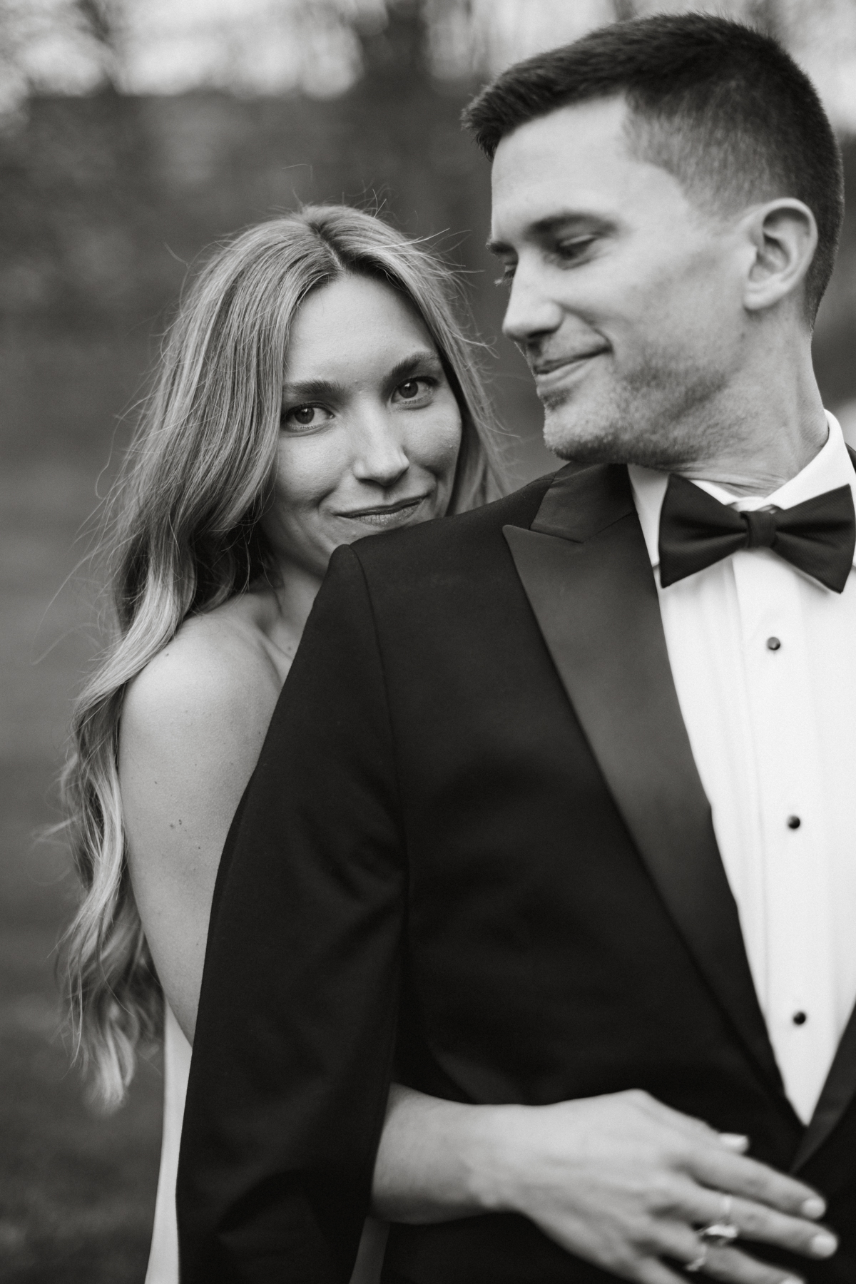 relaxed wedding portraits by philadelphia photographer