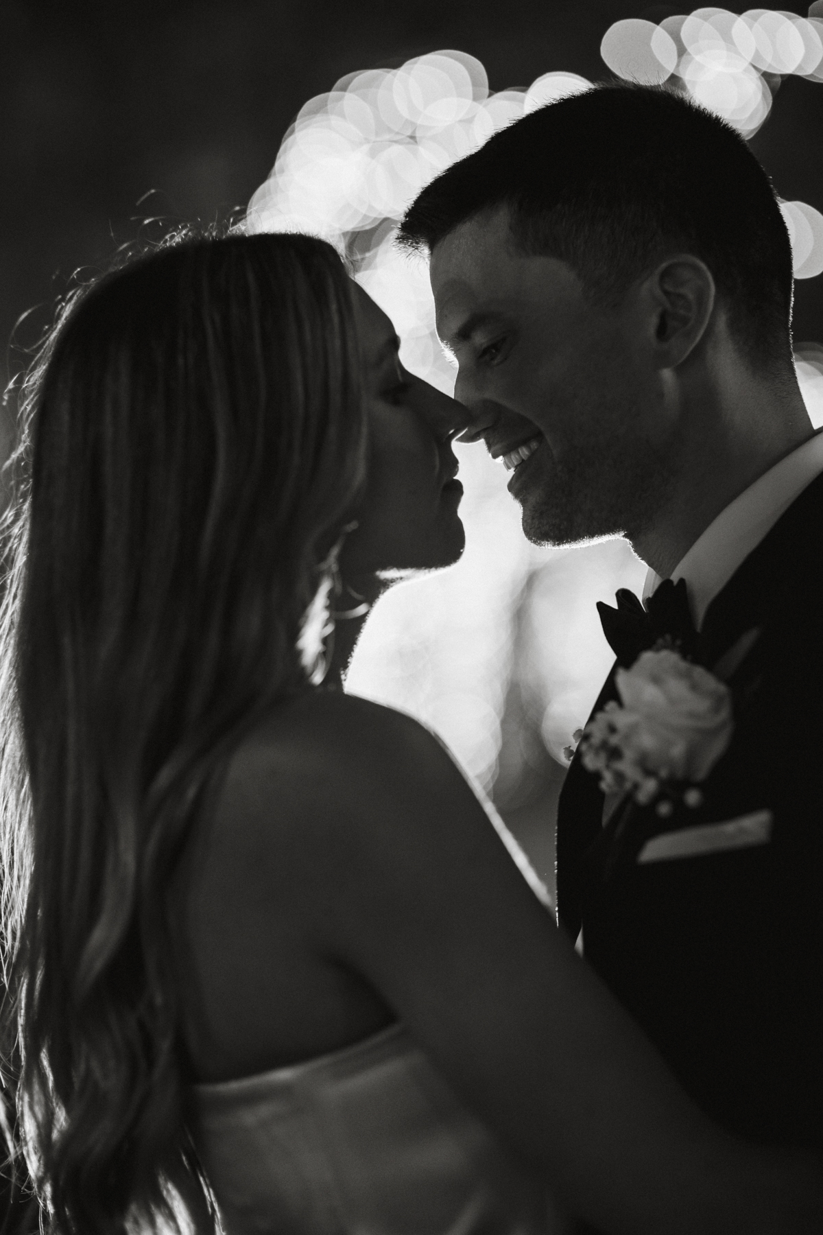 couple portrait at harp & crown wedding