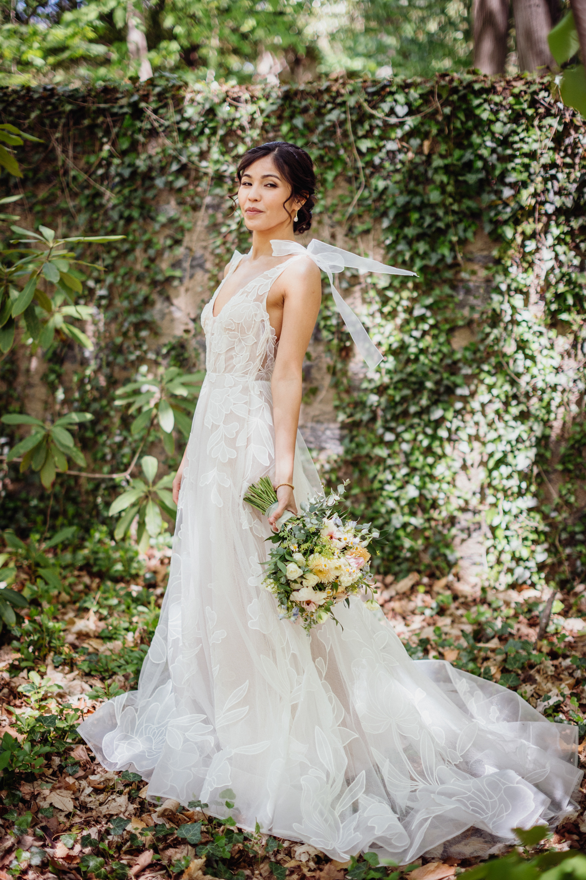 Garden wedding portraits at Awbury Arboretum