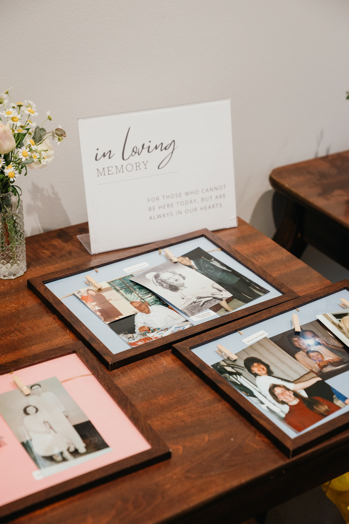 family member memorial wedding table
