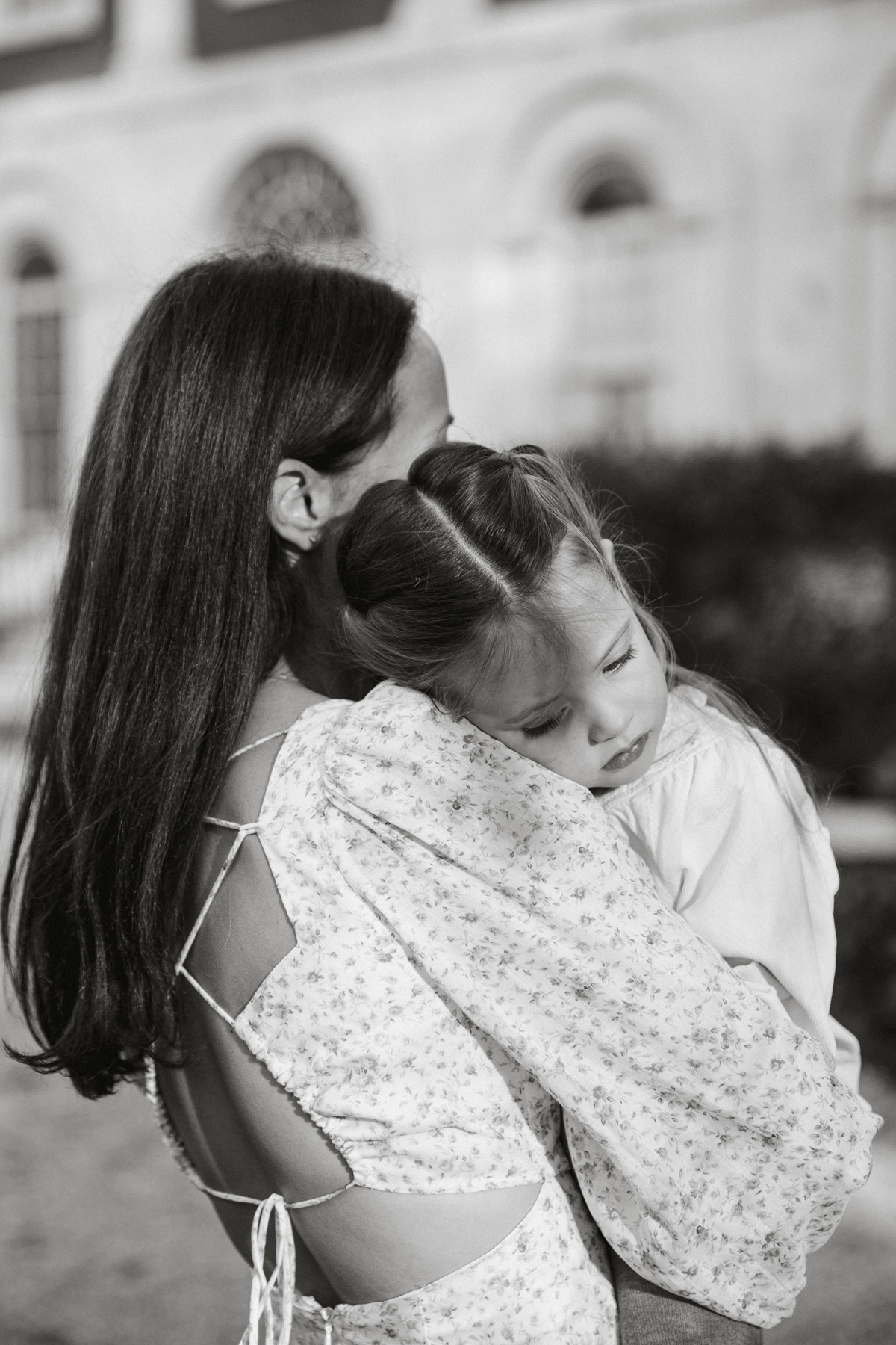 Philadelphia family portraits in Old City with autumn backdrop