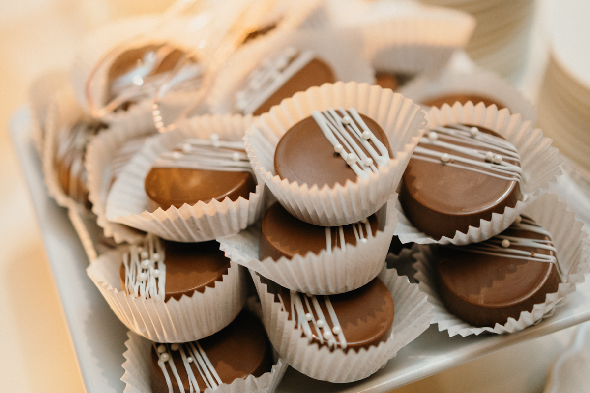 wedding cookies at new hope fall wedding