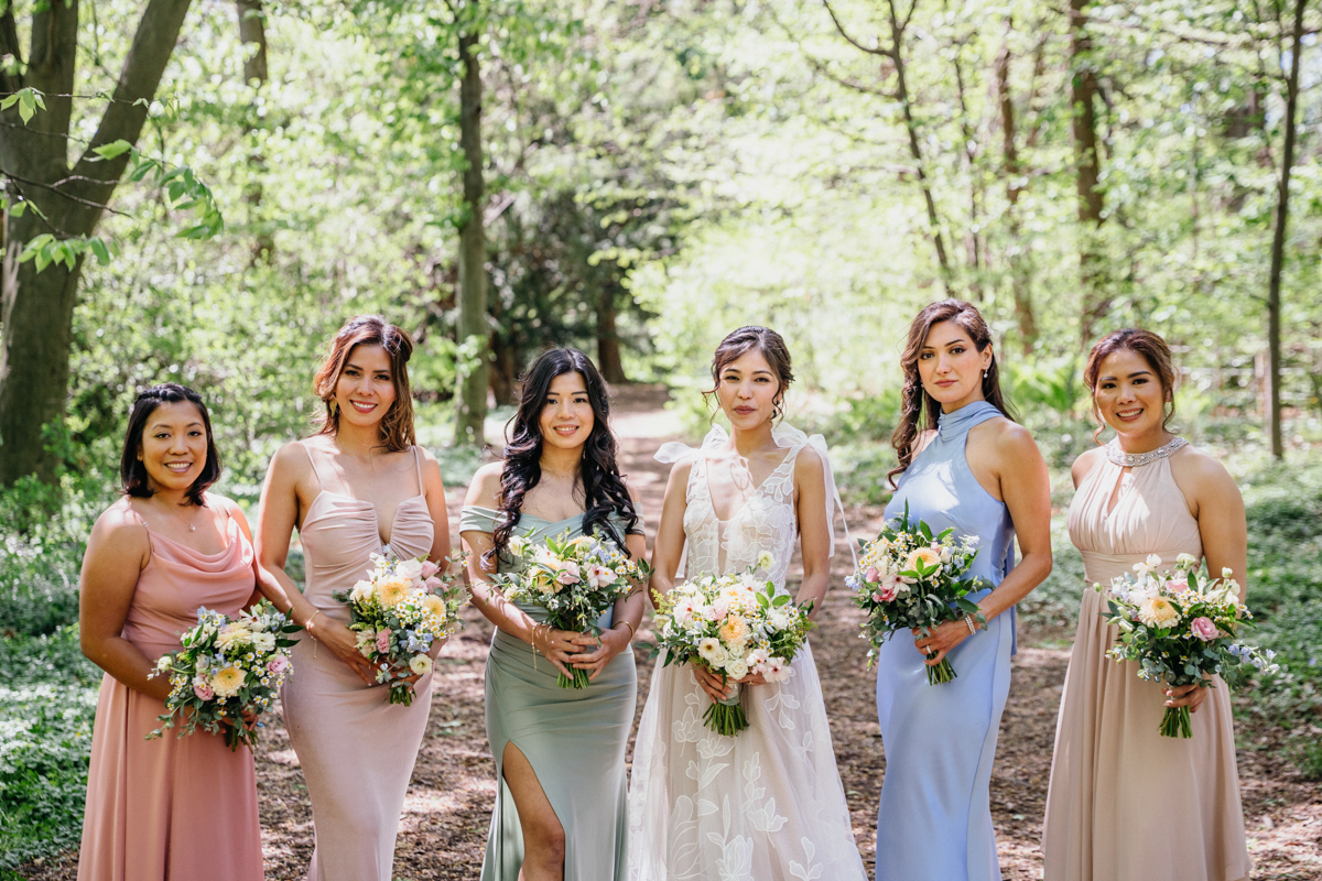 Portico wedding with natural, woodsy landscape