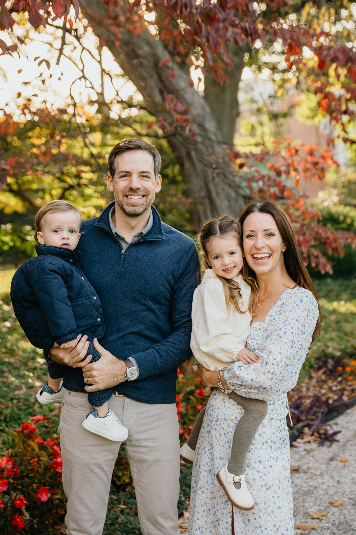 Philly family photography with parents and kids downtown