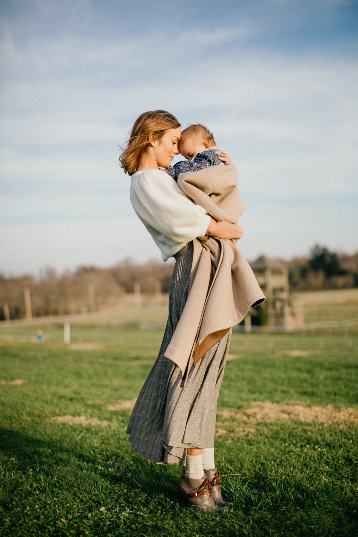 Philadelphia family photographer family portraits in rolling hills