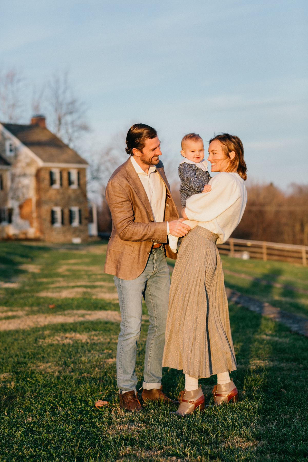 Philly baby photographer fashionable family portraits outside