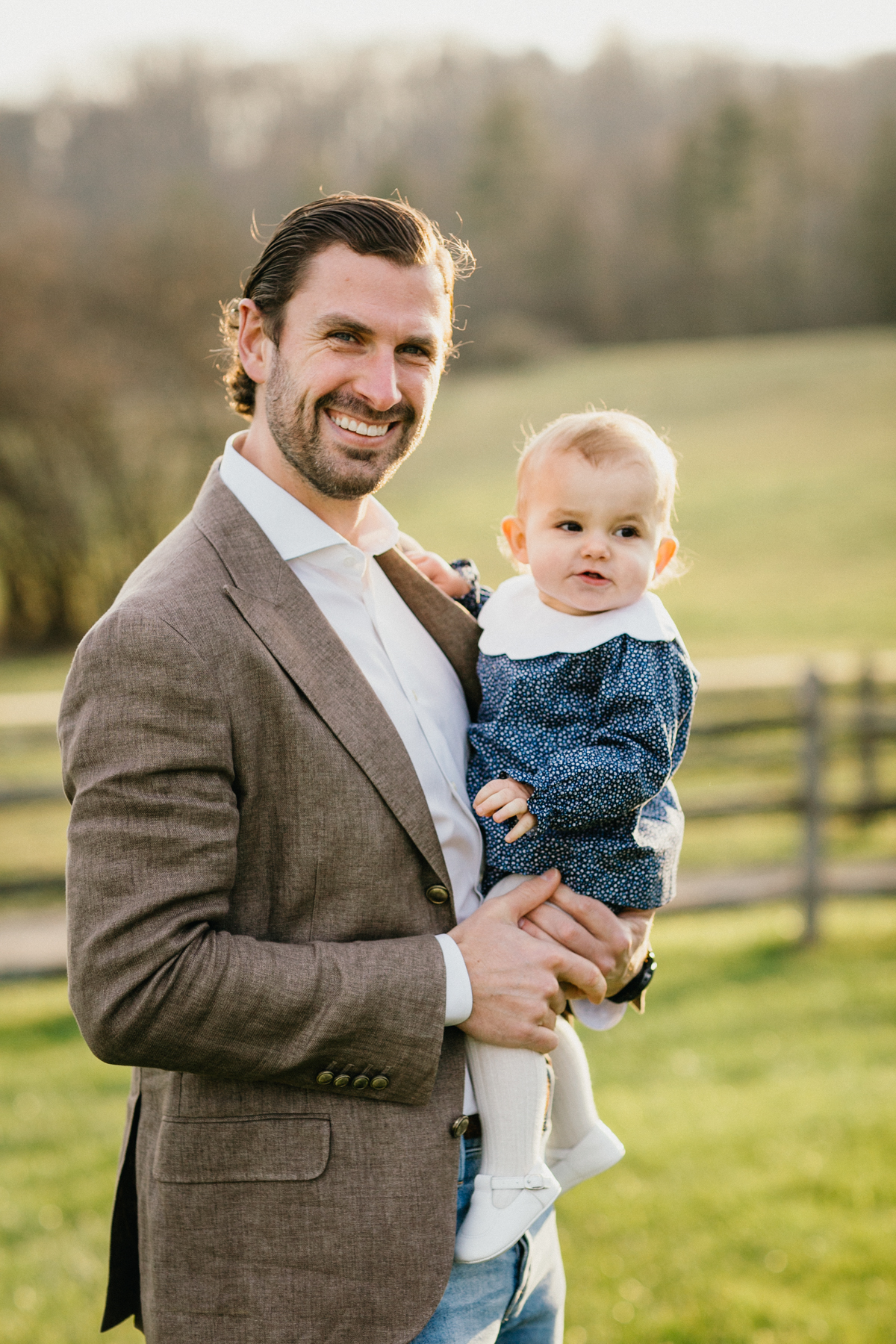 Philadelphia family photographer natural countryside backdrop