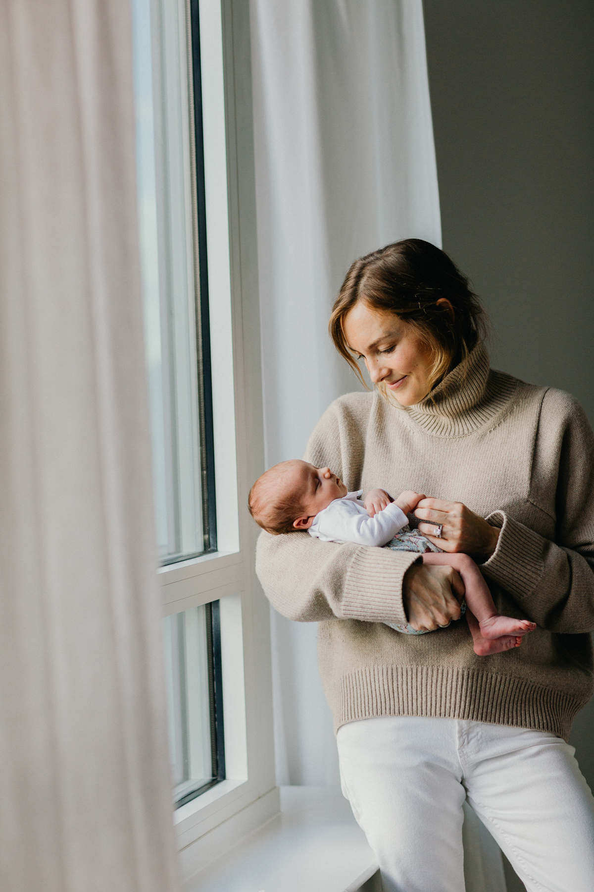 Philly family photographer baby’s first portraits in Manhattan home