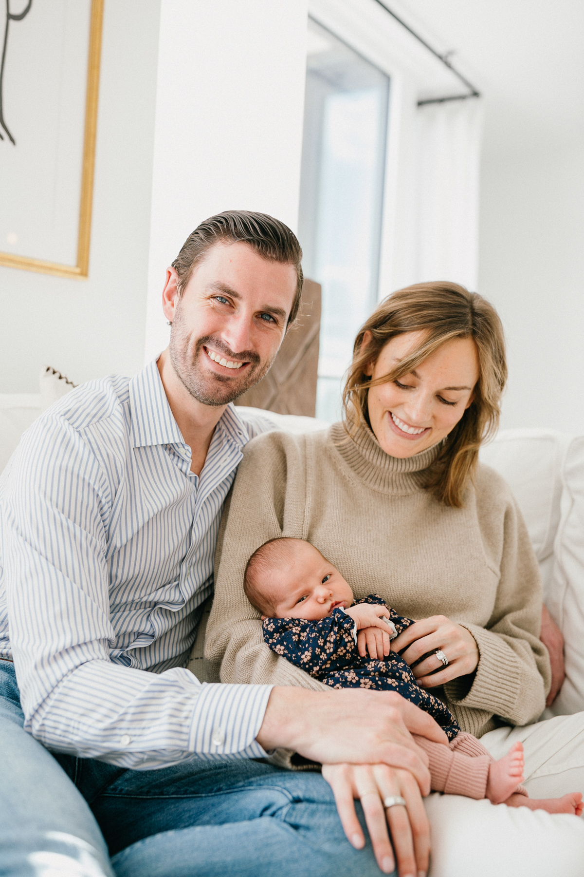 Philly baby photographer lifestyle newborn session at home