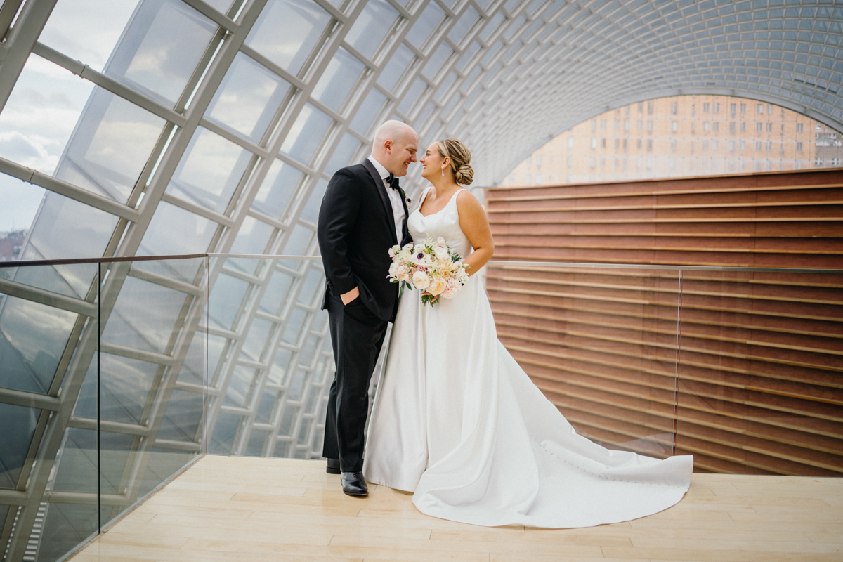 wedding portraits in kimmel center