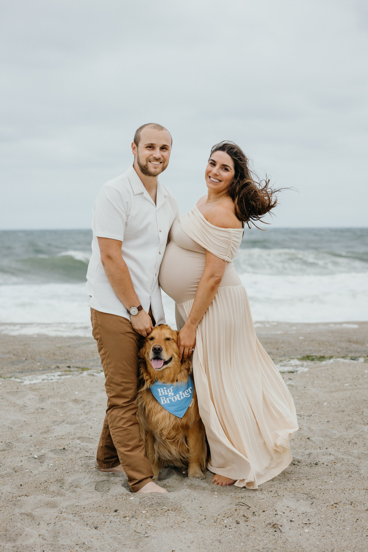 beachside maternity photos