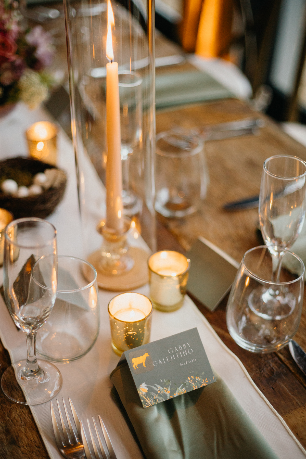 woody wedding decor and tabelscape