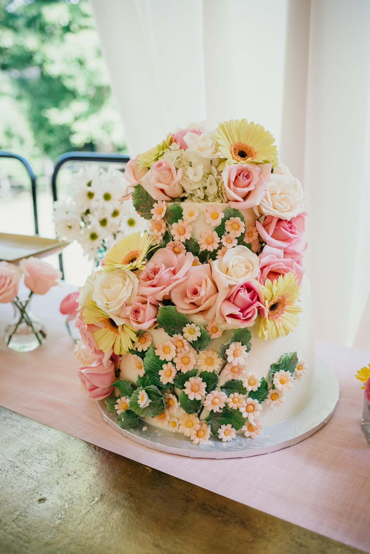 floral garden wedding inspo