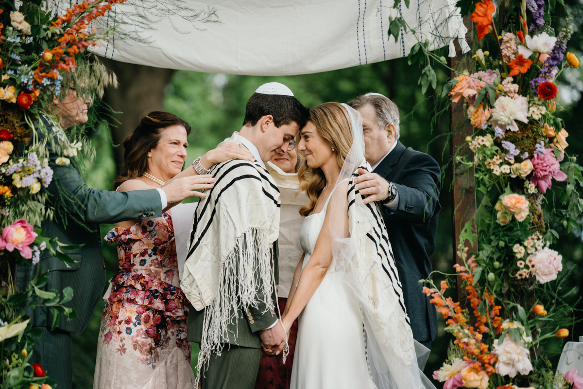 ceremony at bartrams garden wedding