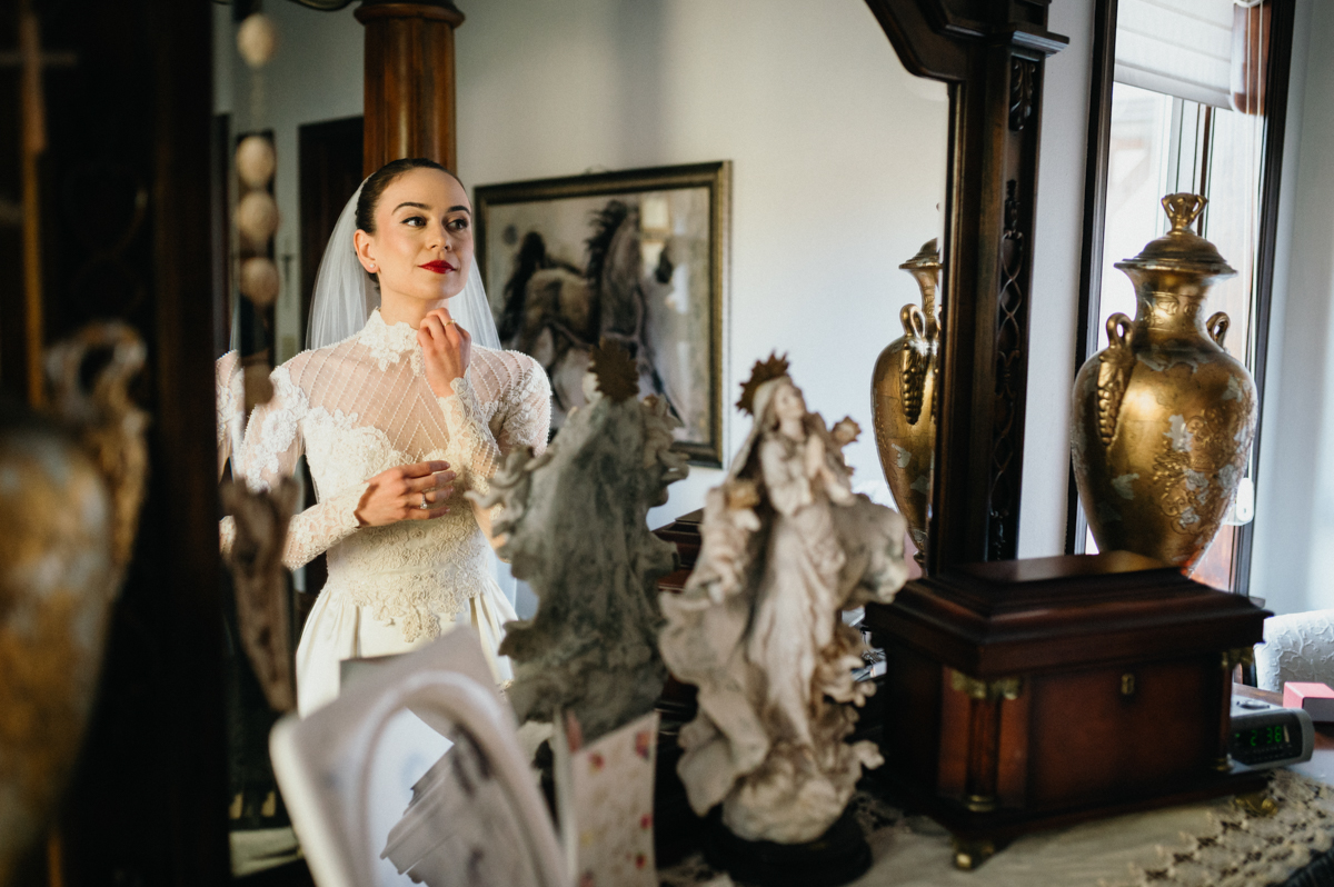 Long sleeve wedding dress perfect for a winter wedding in Philadelphia