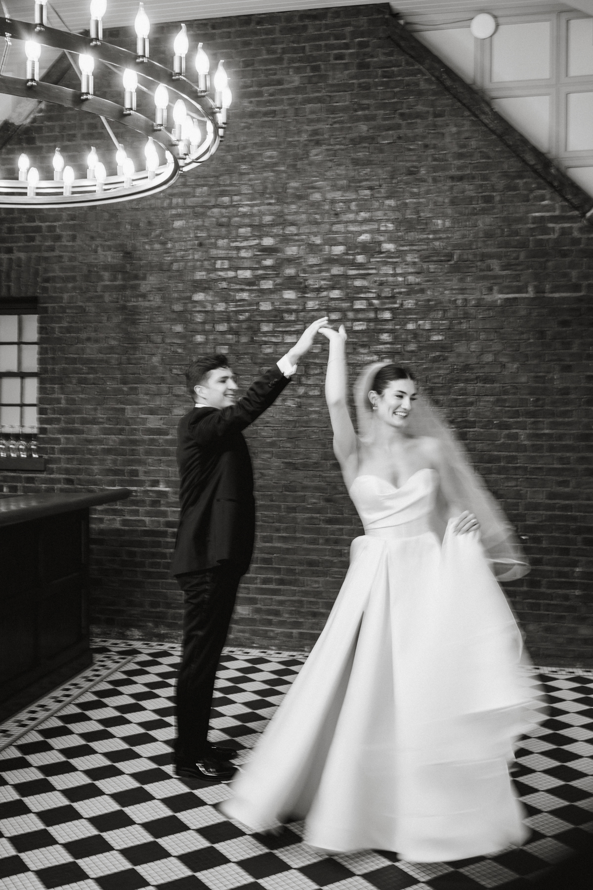 candid wedding photographer