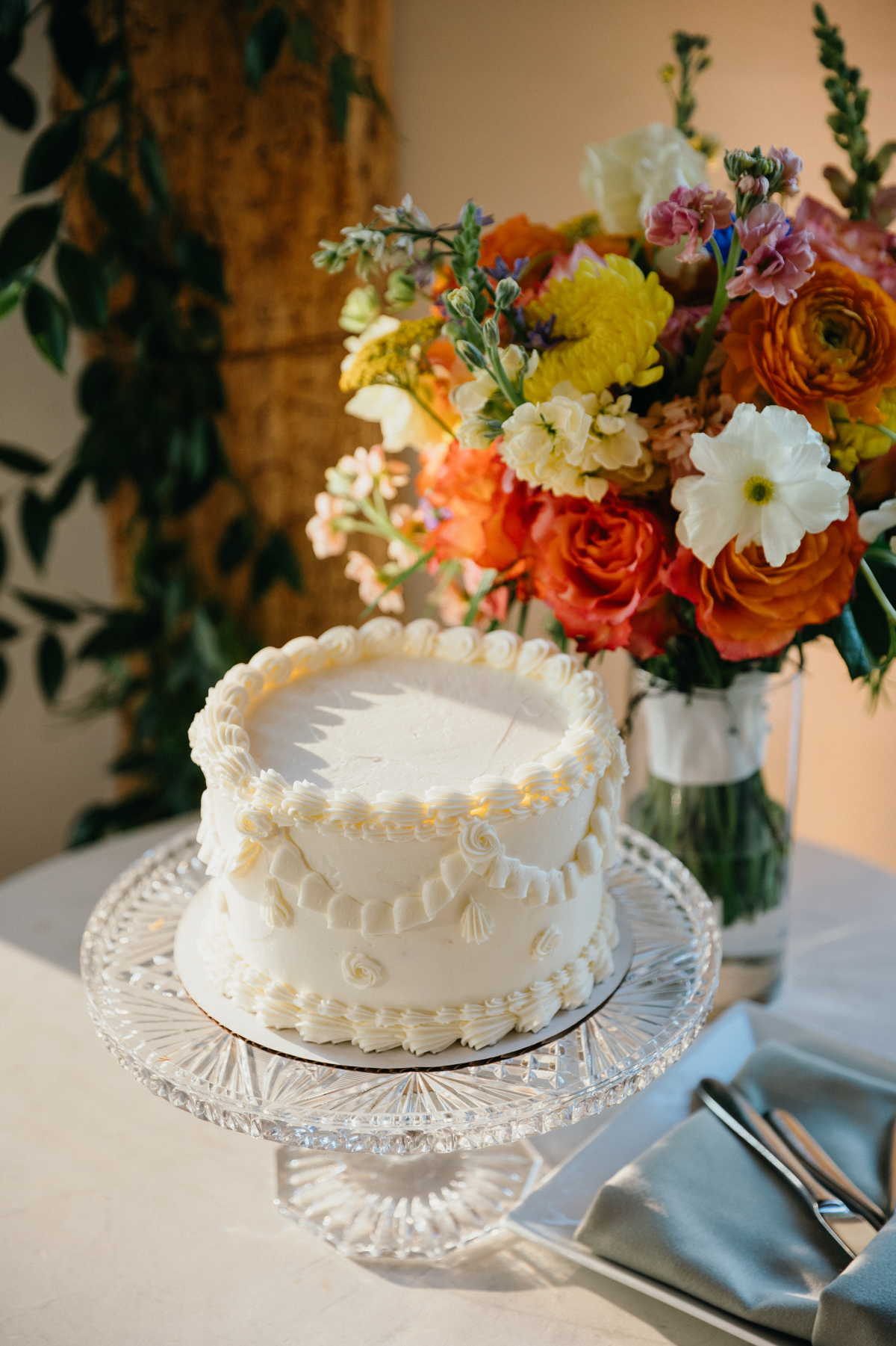 vintage white piping wedding cake
