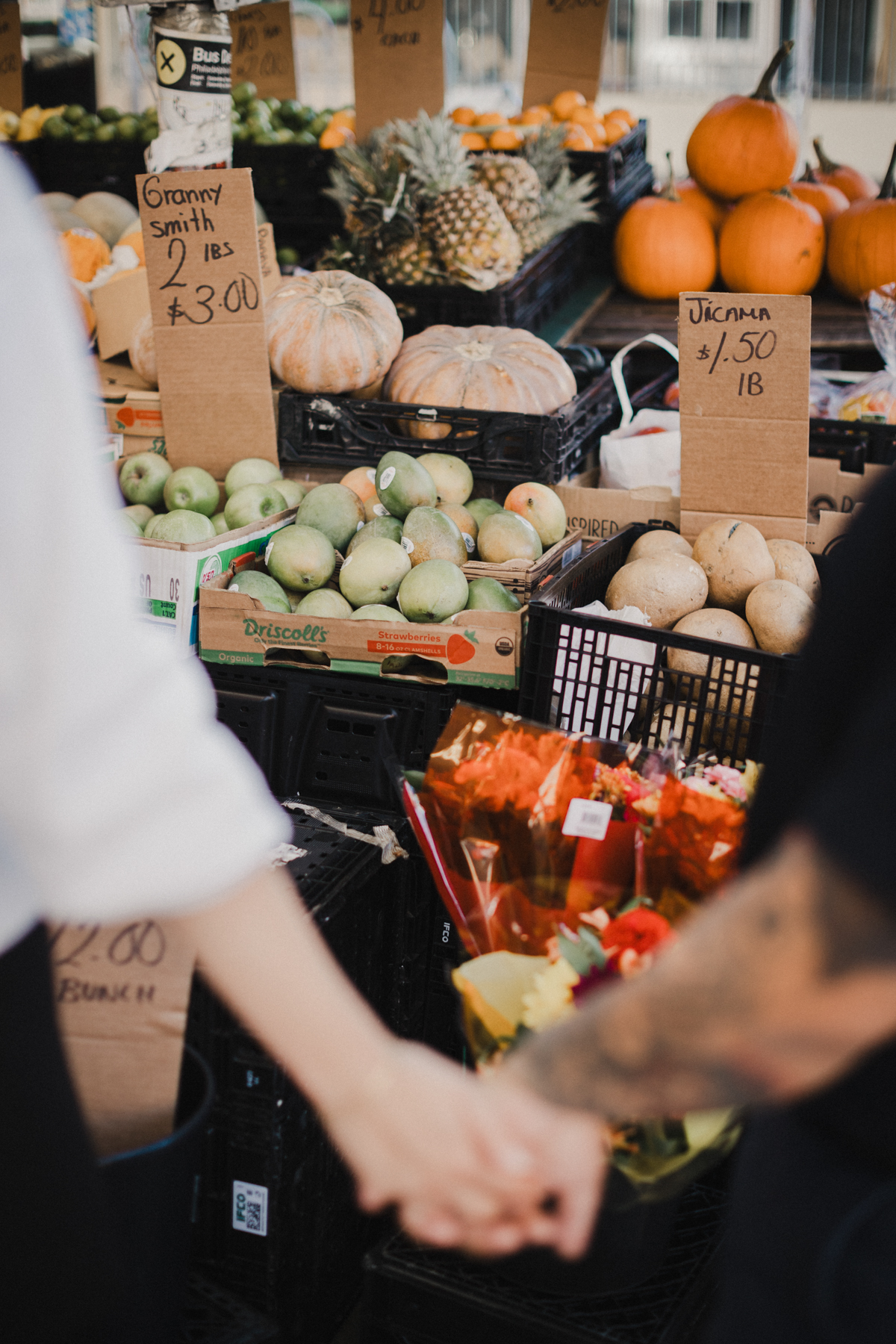 9th street italian market couples photo