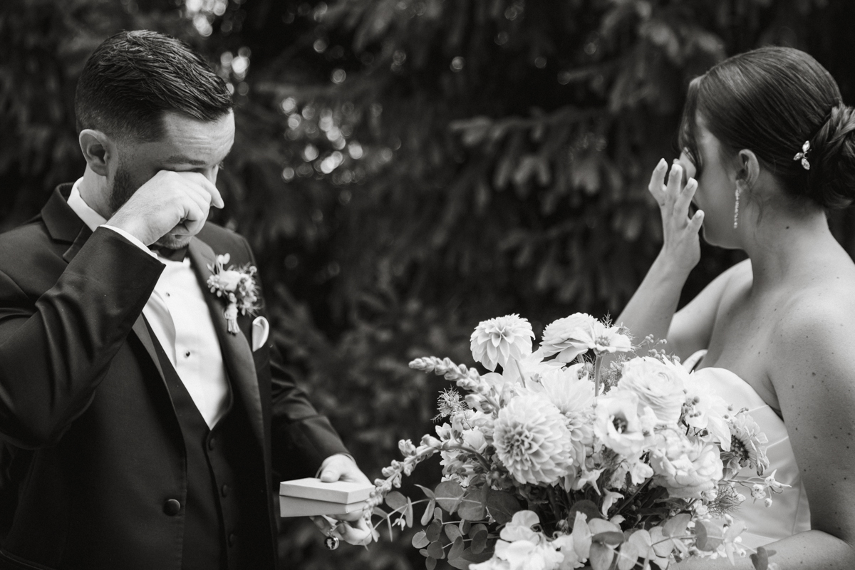 wedding first look pros and cons