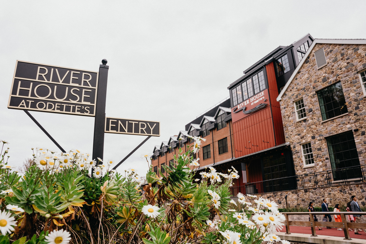 wedding river house at odettes