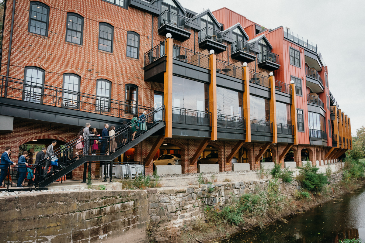 wedding river house at odettes