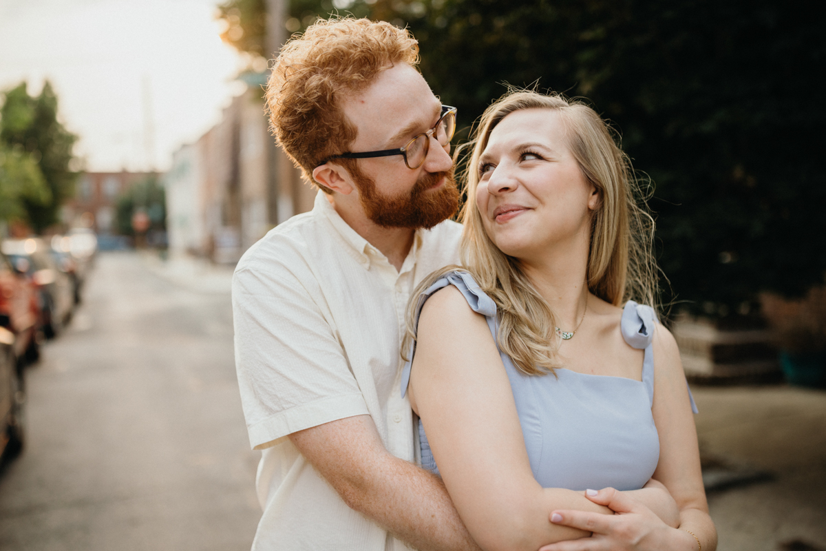 natural photos of couple in south philly