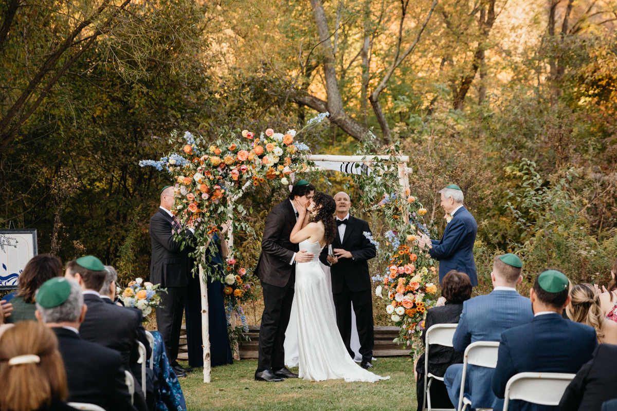 chase knox estate fall wedding ceremony